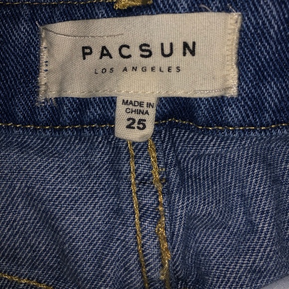 Zip up light wash Jean skirt - Picture 3 of 4